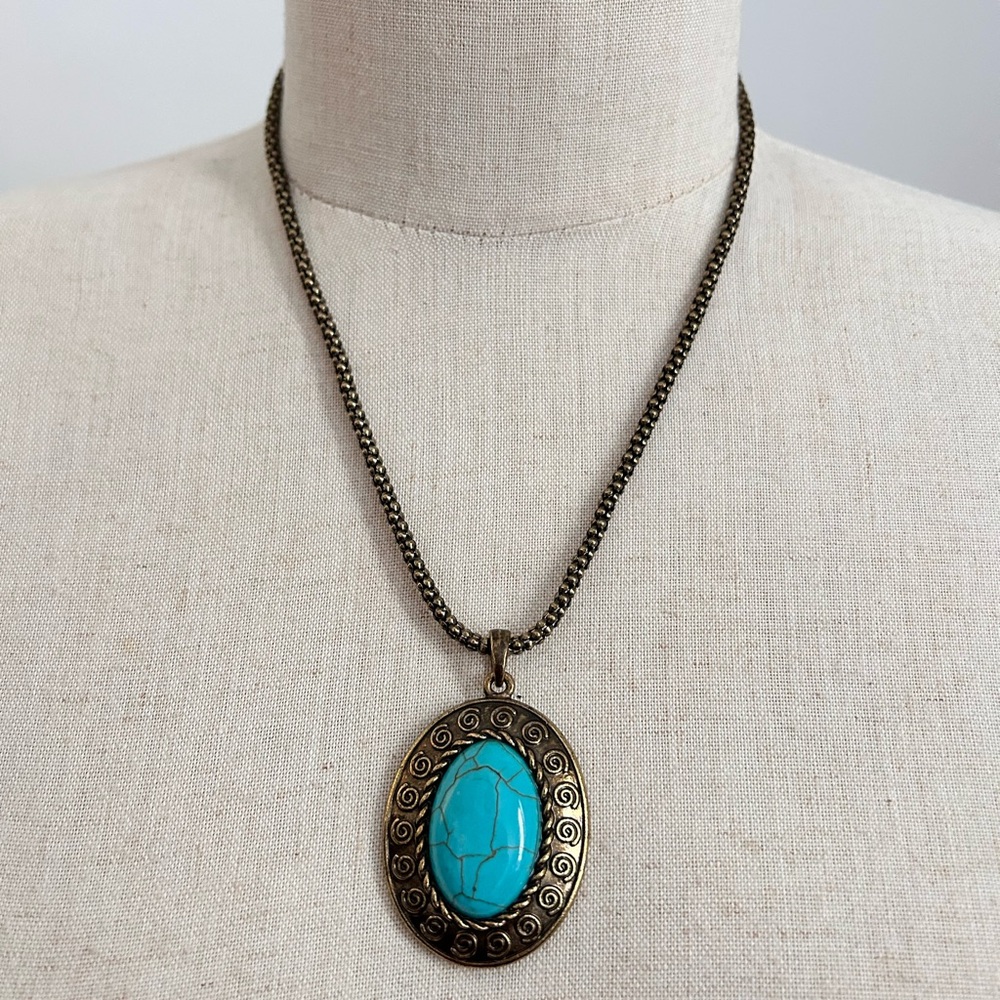 Vintage Turquoise Pendant Necklace - Picture 3 of 4
